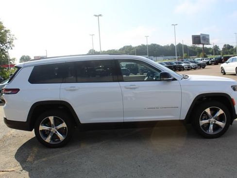 Used 2021 Jeep Grand Cherokee L Limited AWD/4WD image 8