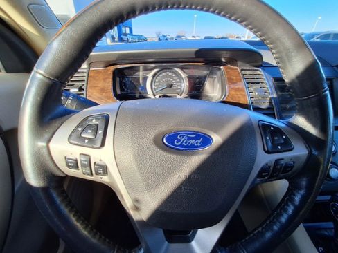 Used 2014 Ford Taurus Limited image 12