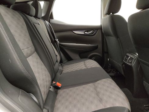 Used 2019 Nissan Rogue Sport SV w/ Technology Package FWD image 19