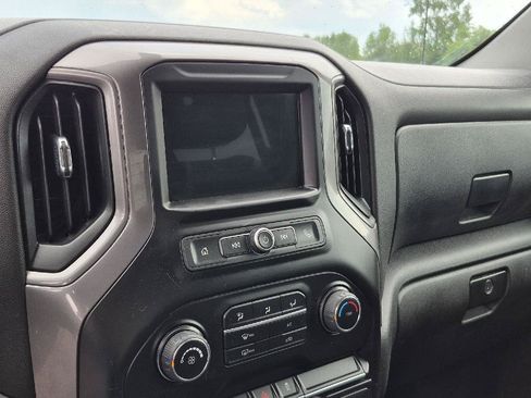 Used 2019 Chevrolet Silverado 1500 Custom w/ Custom Value Package AWD/4WD image 9