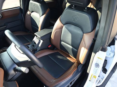 Used 2024 Ford Bronco Outer Banks image 21