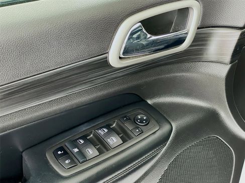 Used 2022 Jeep Grand Cherokee Laredo X AWD/4WD image 21