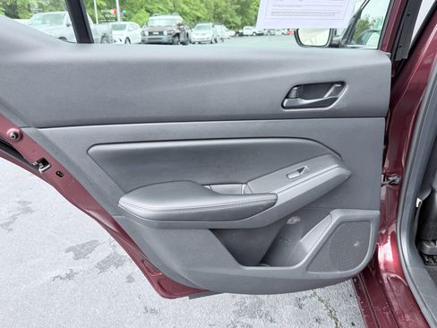 Used 2025 Nissan Altima 2.5 SV FWD image 30
