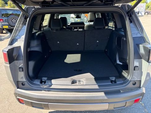 New 2026 Jeep Cherokee Overland w/ Advanced Pro Tech Group AWD/4WD image 12