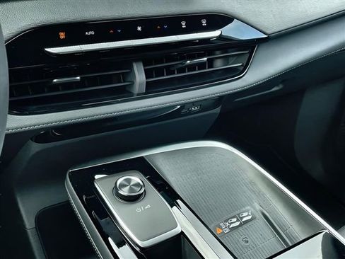 New 2026 Buick Enclave Sport Touring w/ Power Package FWD image 18