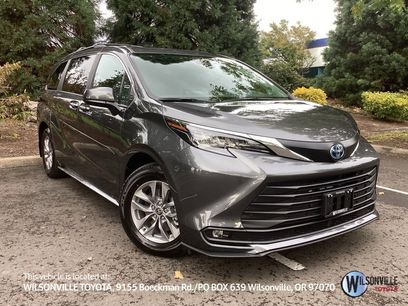 Used 2025 Toyota Sienna XLE w/ XLE Plus Package