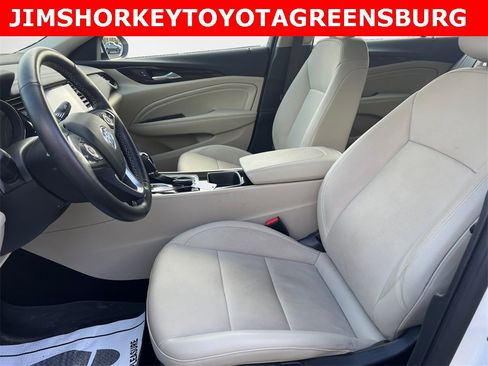 Used 2019 Buick Regal Essence w/ Driver Confidence Package I image 12
