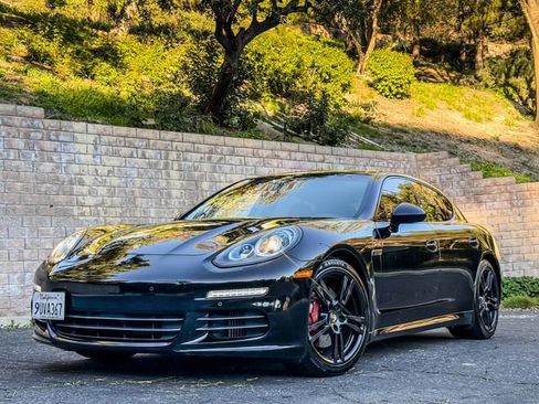 Used 2014 Porsche Panamera S image 2
