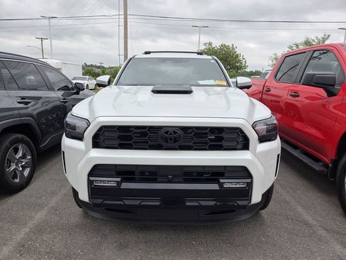 Used 2026 Toyota 4Runner TRD Sport Premium AWD/4WD image 2