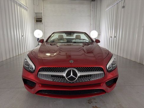Used 2019 Mercedes-Benz SL 550 image 2