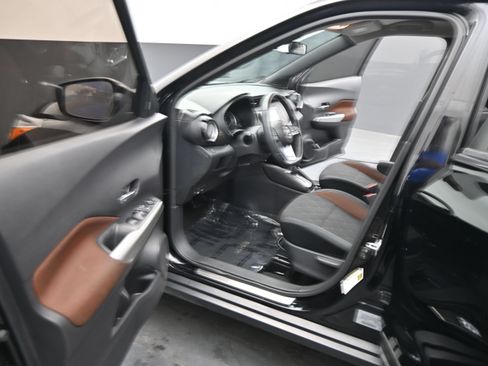 Used 2018 Nissan Kicks SR FWD image 14