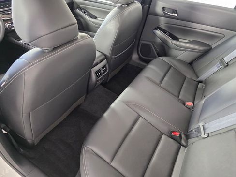 Used 2024 Nissan Altima 2.5 SL FWD image 15