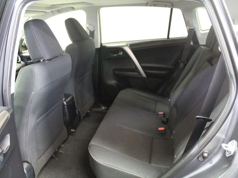 Used 2016 Toyota RAV4 XLE image 21