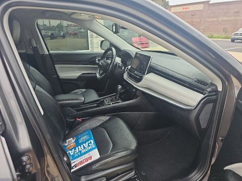 Used 2022 Jeep Compass Limited image 7