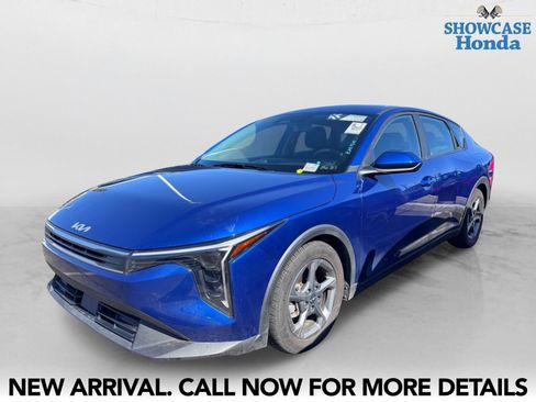Used 2025 Kia K4 FWD image 2