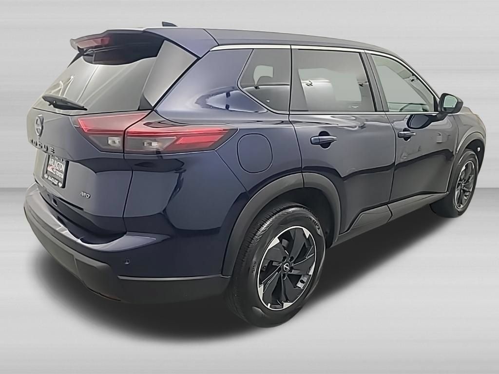 Used 2026 Nissan Rogue SV AWD/4WD image 4