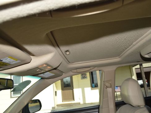 Used 2010 Toyota Highlander Limited image 16