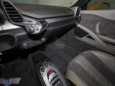 Used 2015 Ferrari 458 Spider RWD image 25