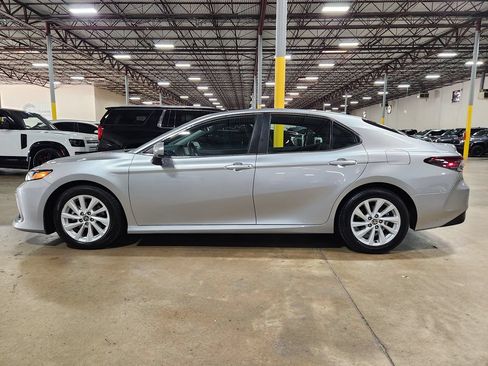 Used 2022 Toyota Camry LE FWD image 7