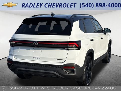 Used 2025 Volkswagen Taos SE image 20