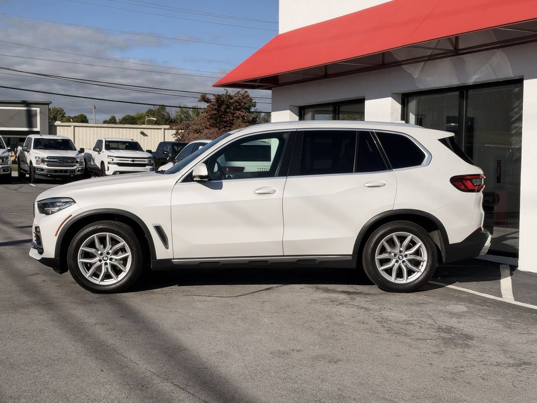 Used 2019 BMW X5 xDrive40i w/ Convenience Package AWD/4WD image 3