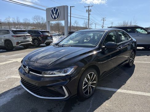 New 2026 Volkswagen Jetta SE image 2