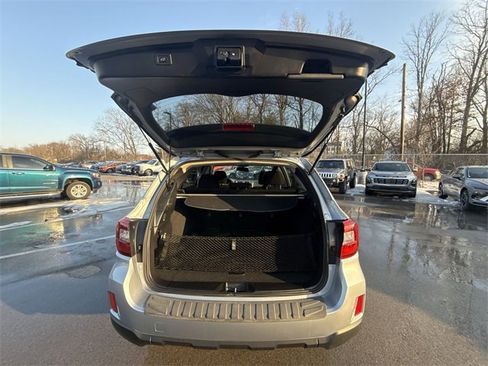 Used 2017 Subaru Outback 2.5i Premium image 23