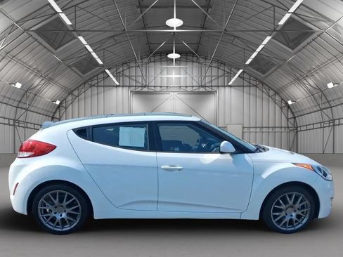 Used 2014 Hyundai Veloster w/ Style Package 02 FWD image 6