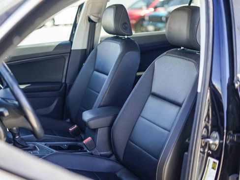 Used 2019 Volkswagen Tiguan SE image 18