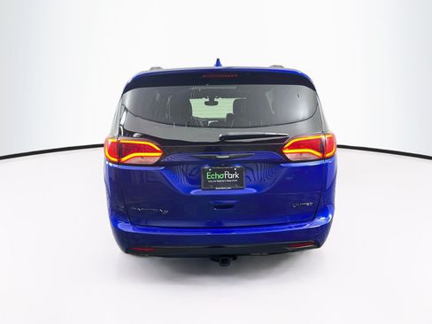 Used 2019 Chrysler Pacifica Limited w/ S Appearance Package FWD image 7