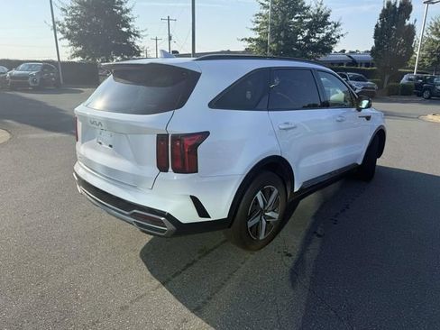Certified 2023 Kia Sorento S w/ Panoramic Sunroof Package FWD image 10