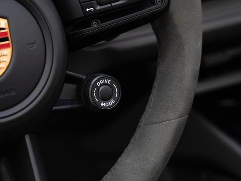 Used 2025 Porsche Cayenne GTS image 29