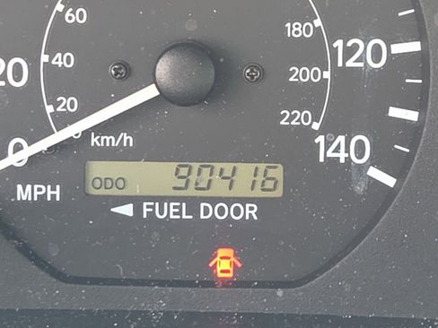 Used 2001 Toyota Camry XLE image 11