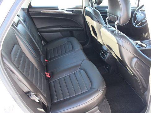 Used 2014 Ford Fusion Energi SE w/ Driver Assist Package image 17