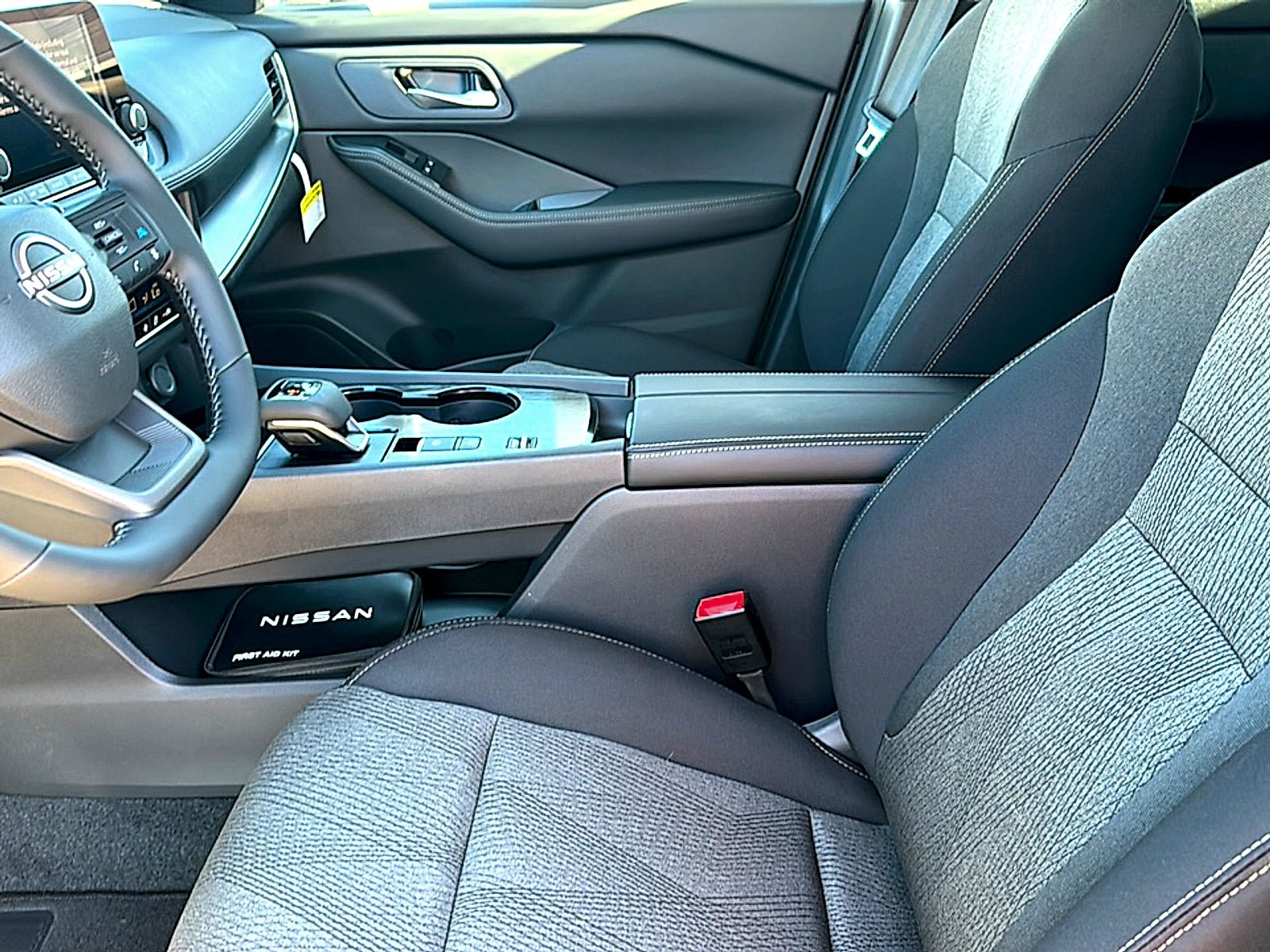New 2027 Nissan Rogue SV FWD image 10