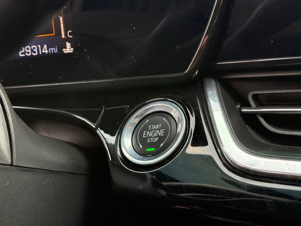 Used 2025 Chevrolet Trax RS w/ Sunroof Package FWD image 18