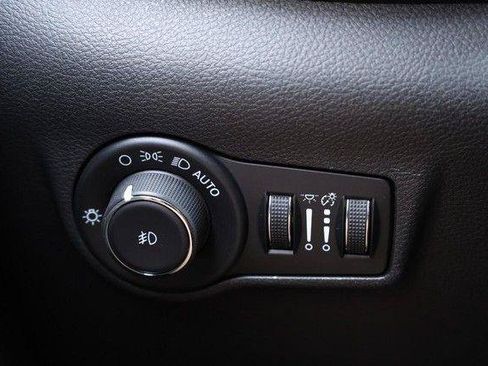 Used 2025 Jeep Compass Limited AWD/4WD image 18