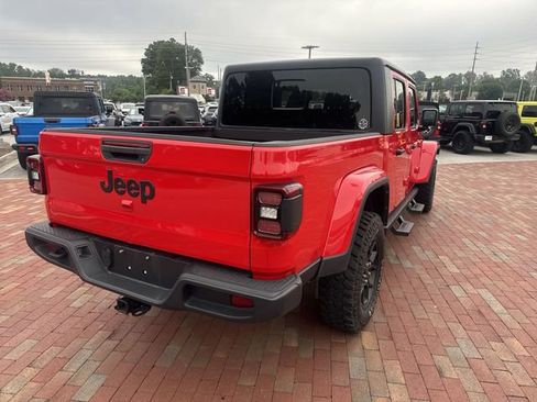 Used 2024 Jeep Gladiator Sport AWD/4WD image 14