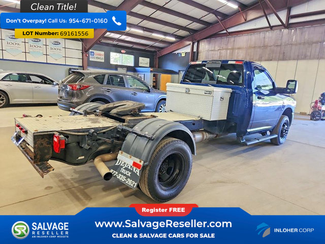 Used 2024 RAM 3500 Tradesman w/ Chrome Appearance Group AWD/4WD image 4