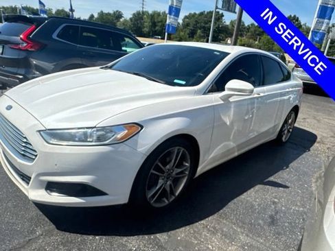 Used 2016 Ford Fusion Titanium AWD/4WD image 3