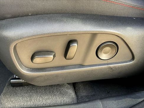 Certified 2025 Chevrolet Equinox RS w/ Safety and Technology Package FWD image 26