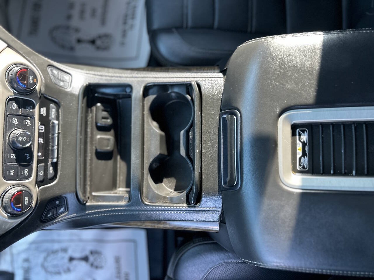 Used 2018 GMC Yukon Denali w/ Denali Ultimate Package AWD/4WD image 16