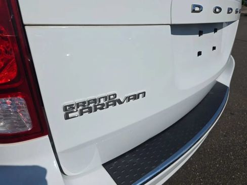 Used 2016 Dodge Grand Caravan SE w/ Quick Order Package 29E SE FWD image 11