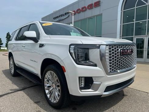 Used 2024 GMC Yukon Denali AWD/4WD image 3