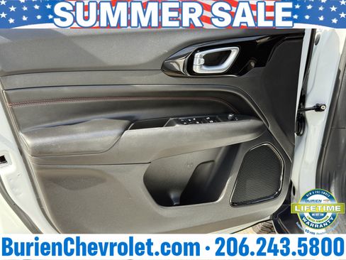 Used 2025 Jeep Compass Trailhawk AWD/4WD image 9