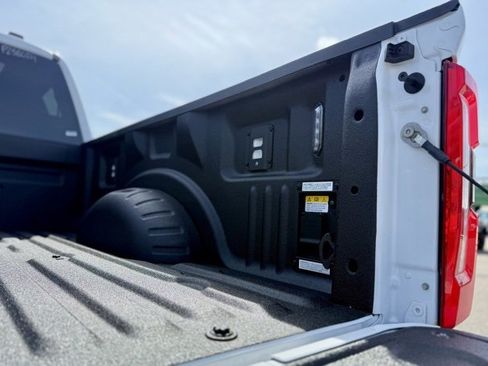 New 2025 Ford F350 Lariat w/ Lariat Ultimate Package image 8