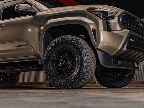 Used 2024 Toyota Tacoma TRD Sport w/ TRD Sport Upgrade Package AWD/4WD image 12