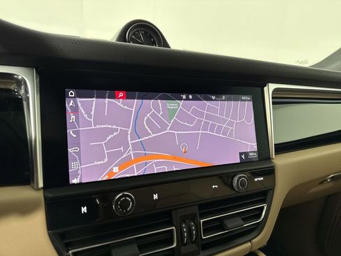 Certified 2023 Porsche Macan S AWD/4WD image 26