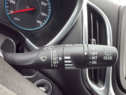 Used 2018 Chevrolet Equinox LT image 13