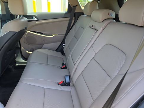 Used 2020 Hyundai Tucson Limited FWD image 13